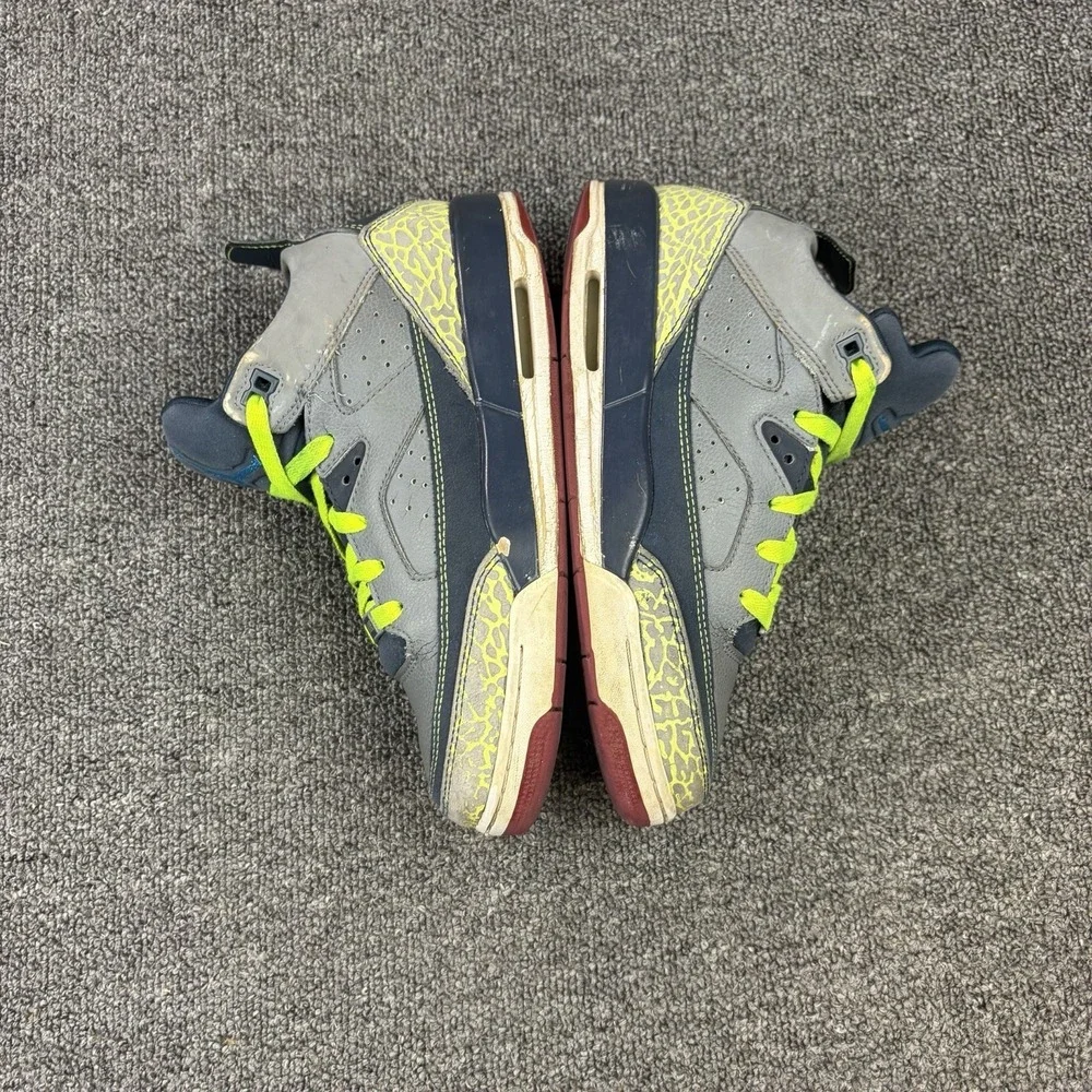 Nike Air Jordan Son of Mars Low Gray Volt 580604-012 Youth Size 5.5Y Sneakers